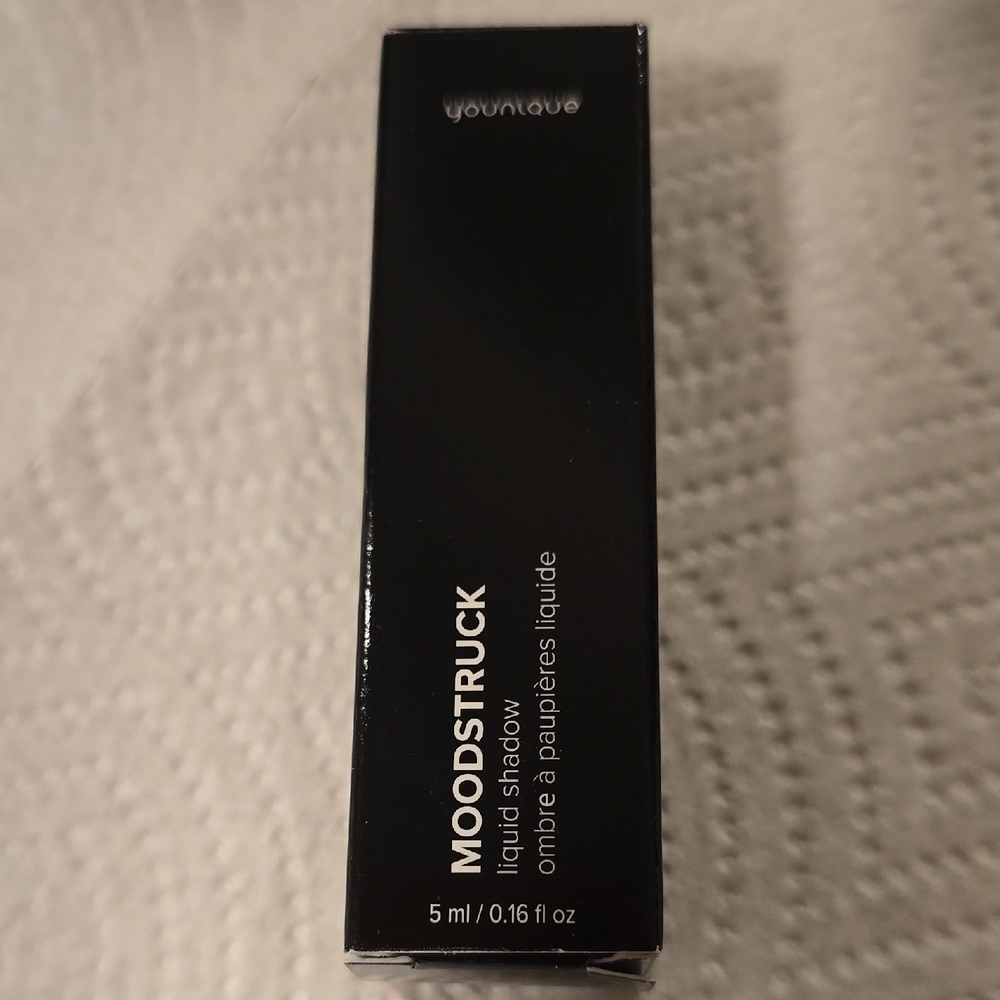 Younique Moodstruck Liquid Shadow in Rambunctious. Deep Blue. New
